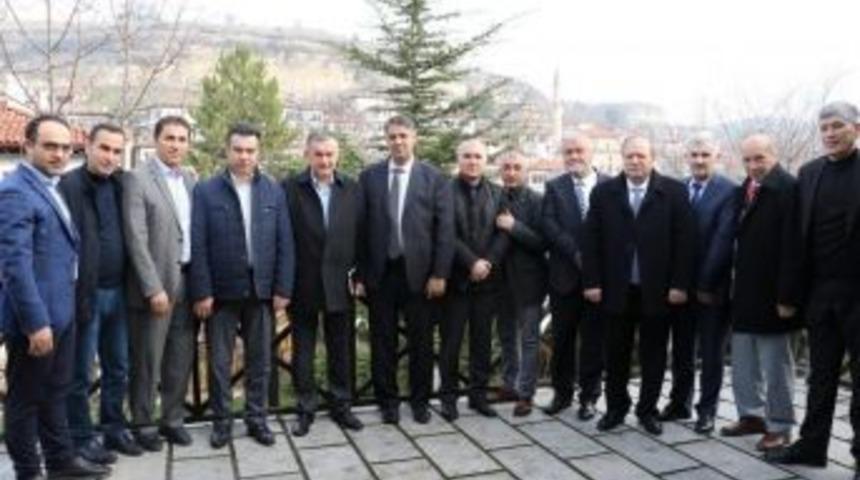 Rekt&ouml;r Polat Dernek Y&ouml;neticileri İle Bir Araya Geldi