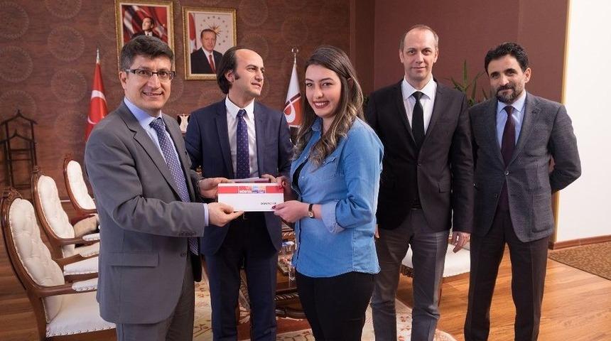 Başarılı &Ouml;ğrencilere Dijital Gazete Aboneliği