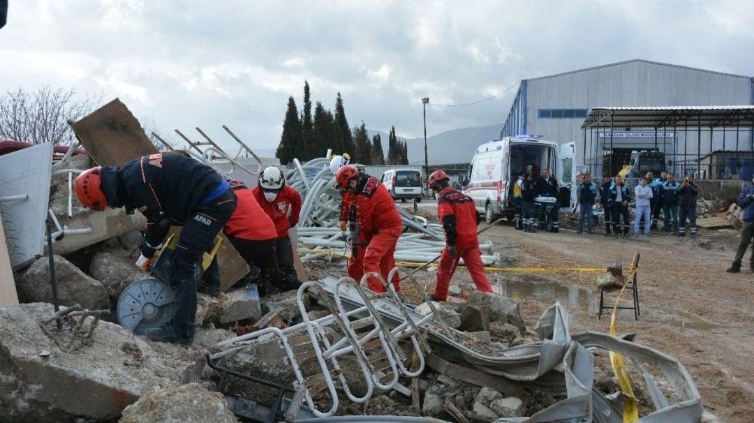 Yunusemre Belediyesinde Ger&ccedil;eğini Aratmayan Tatbikat