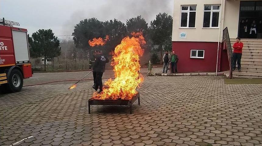 İtfaiyeden Okullarda Yangın Tatbikatı