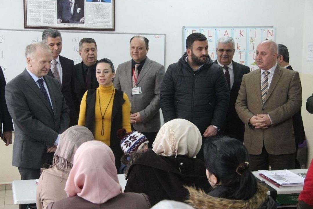 Tekirdağ&rsquo;da Bin 569 Kişi Okuma Yazma Kurslarına Başladı