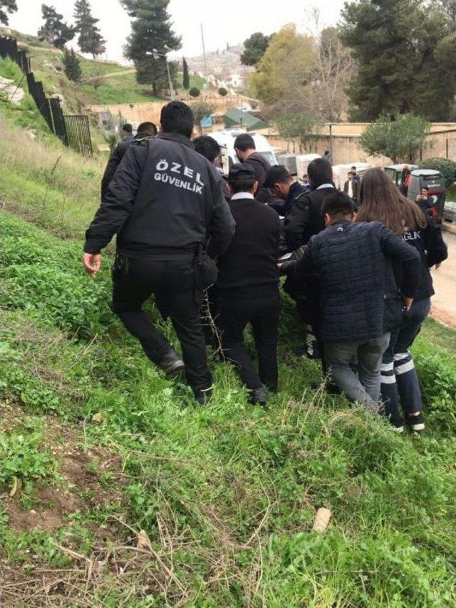 Kalede Selfie Çekerken Düşerek Ölen Adamın Kızı Da Aynı Yerden Düştü