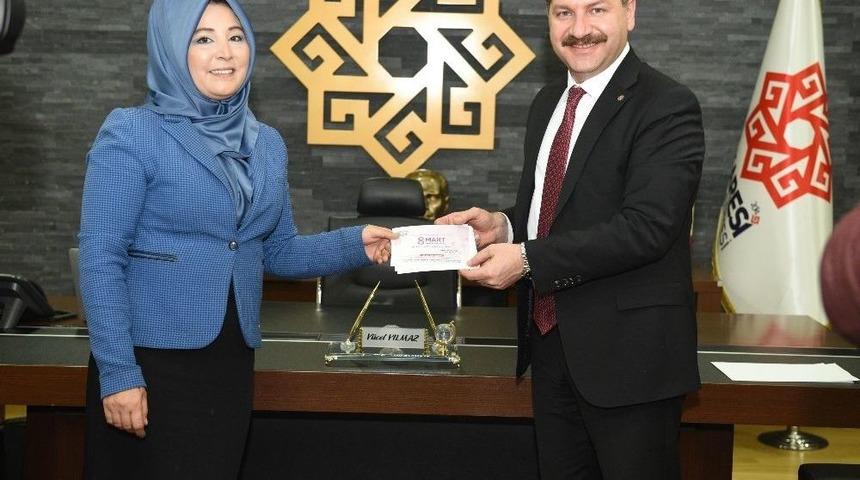 Karesi Kadın Meclisi &Uuml;yeleri Başkan Yılmaz&rsquo;ı Ziyaret Etti