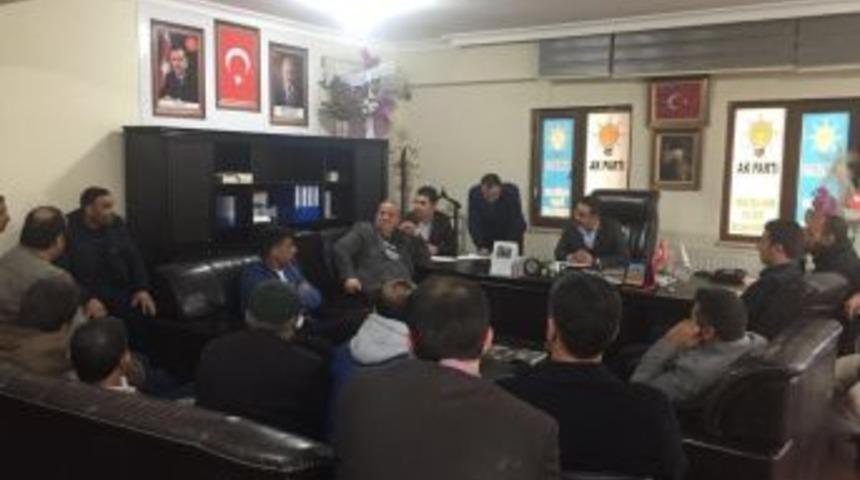 Ak Parti İl&ccedil;e Başkanı Gezer, Mahalle Temsilcileriyle İstişare Toplantısı D&uuml;zenledi