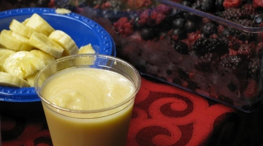 Dondurulmuş Muz ve Bal İçeceği