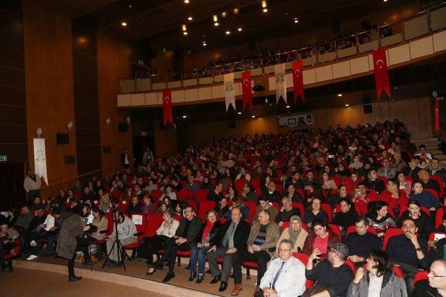 Efeler Belediyesi Tiyatro Günleri’nde Salonlar Doldu Taştı