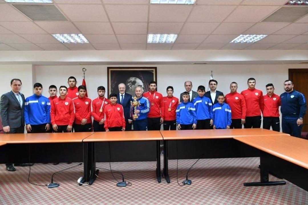 Şampiyonlardan Kafaoğlu&rsquo;na Ziyaret