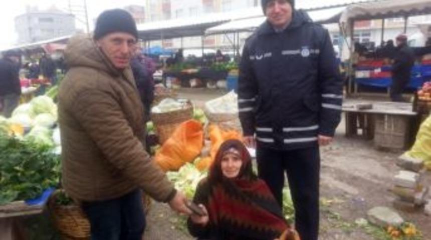 Bulduğu C&uuml;zdanını Sahibine Teslim Etti