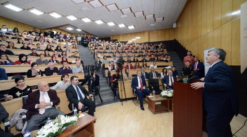 Başkan Aky&uuml;rek: &ldquo;21. Y&uuml;zyılda Şehirler Kendi Kimlikleri İle Var Olmalı&rdquo;