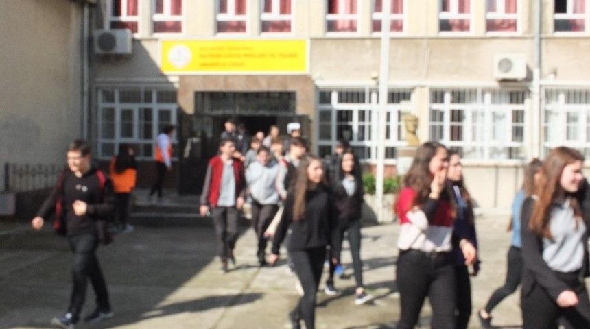 Deprem Ve Yangın Tatbikatı Ger&ccedil;eğini Aratmadı