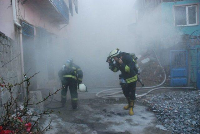 Çakmakla Oynayan Çocuk Evi Yaktı