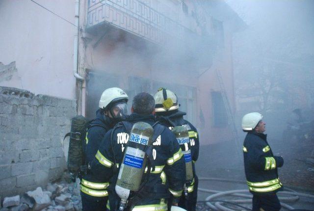 Çakmakla Oynayan Çocuk Evi Yaktı