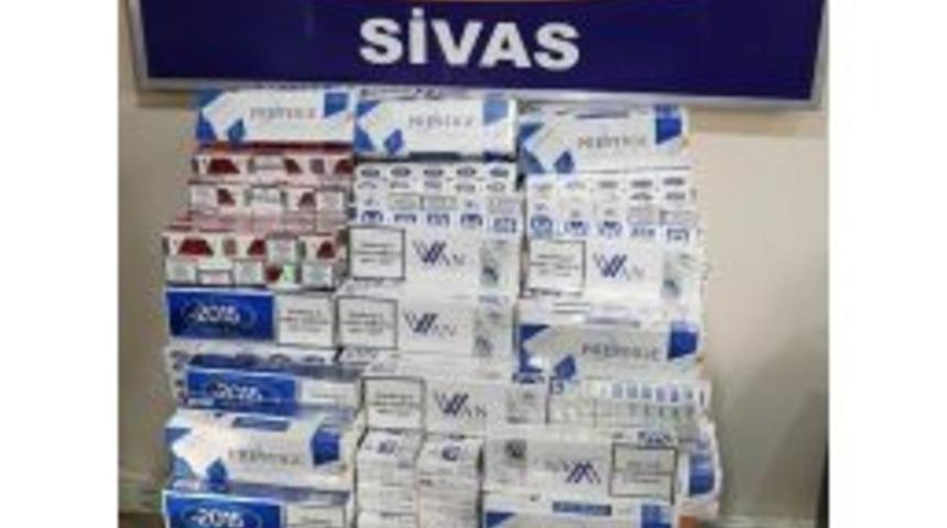 Park Halindeki Ara&ccedil;tan Ka&ccedil;ak Sigara &Ccedil;ıktı