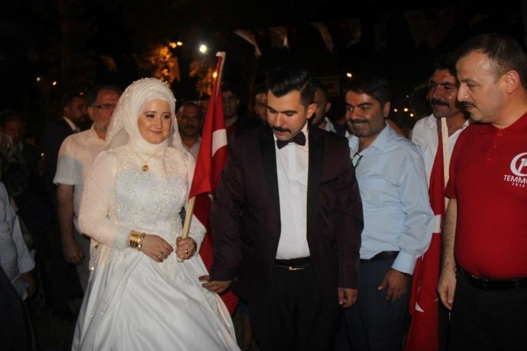 Nikah Masasından Demokrasi N&ouml;betine
