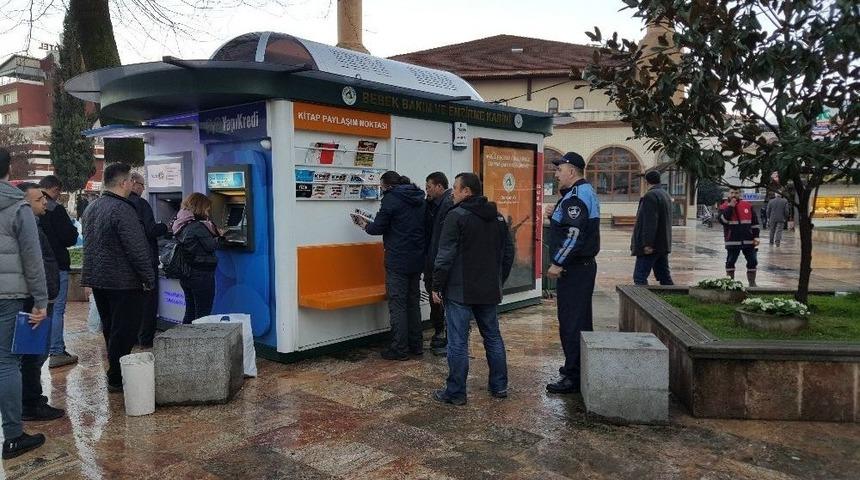 Emzirme Kabinine Bırakılan Fet&ouml; Dershanelerine Ait Kitaplar Polis Nezaretinde Toplandı
