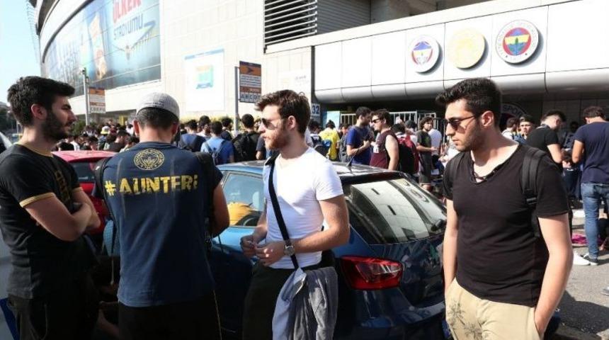 Fenerbah&ccedil;e&rsquo;de &lsquo;&ouml;ğrenci Trib&uuml;n&uuml;&rsquo; Kombine Satışları Başladı