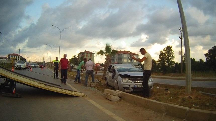 Karasu&rsquo;da Trafik Kazası: 2 Yaralı