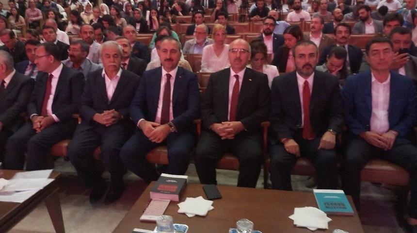 Adalet Bakanı G&uuml;l: "fet&ouml; Davalarında 2 Bin 382 Sanığa Ceza Verilmiştir"