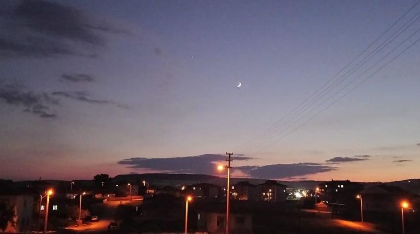 G&ouml;ky&uuml;z&uuml;nde Duygulandıran G&ouml;r&uuml;nt&uuml;