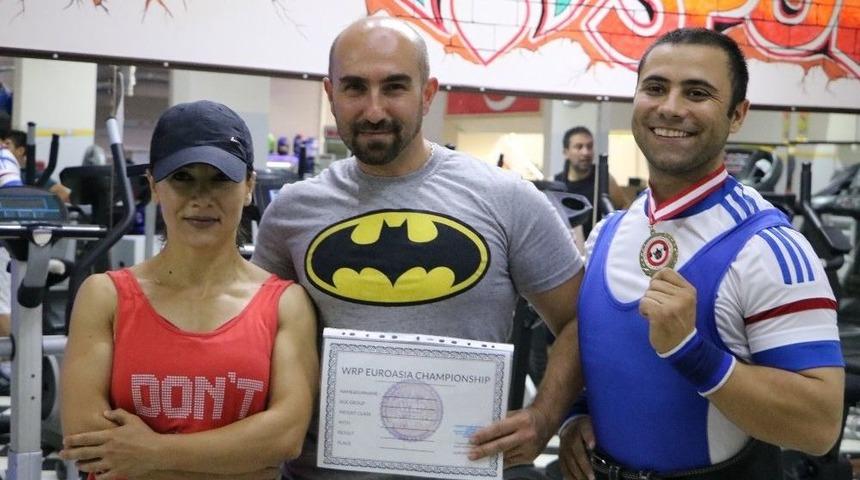 Kendilerinin &Uuml;&ccedil; Katını Kaldırıp T&uuml;rkiye&rsquo;yi Temsil Edecekler