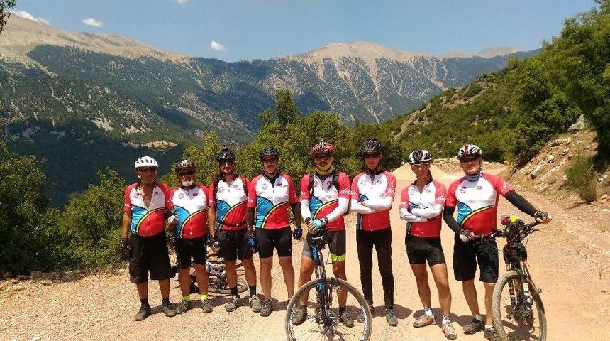 Bisikletçiler Alakır’a Pedalladı