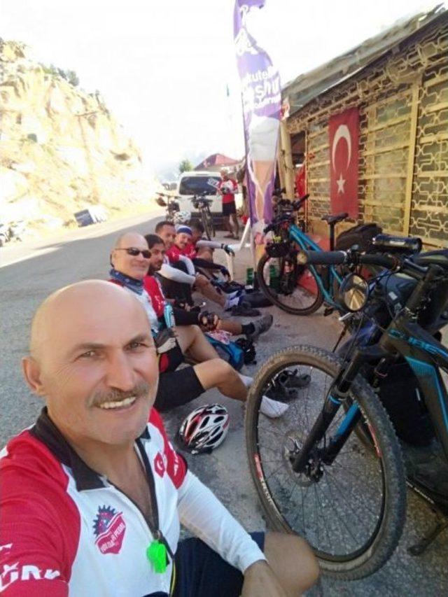 Bisikletçiler Alakır’a Pedalladı