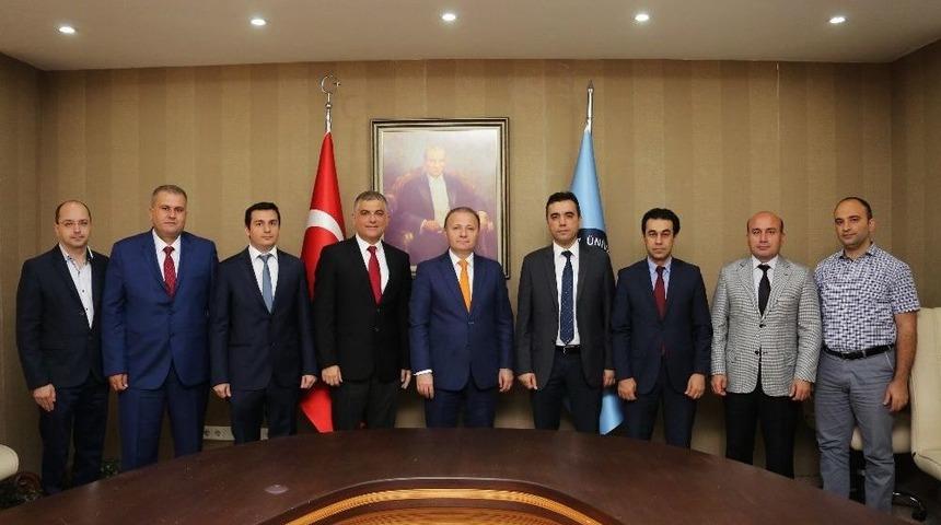 A&uuml; Destekleme Vakfından Bilgisayar Desteği