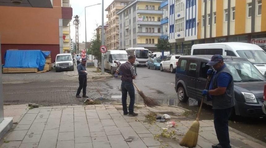 Kars&rsquo;ta Cadde Ve Sokaklar Temizleniyor