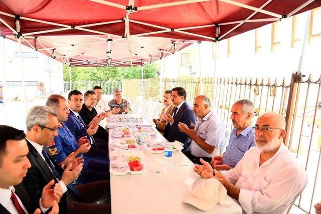 Başkan Ak&rsquo;tan 15 Temmuz Şehitlerine Kabir Ziyareti 2