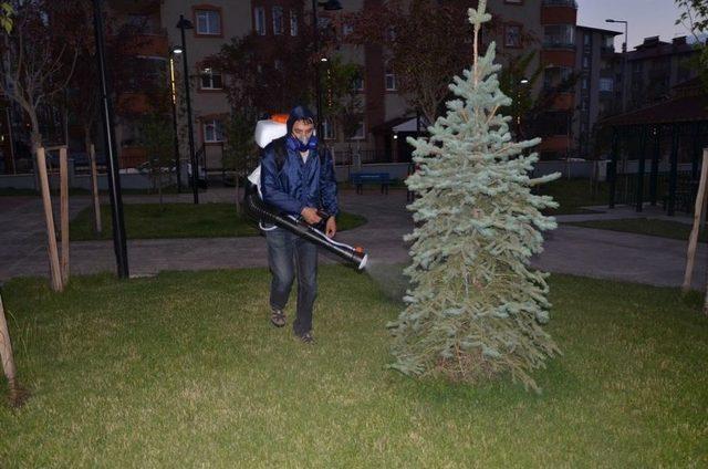 Paland&ouml;ken Belediyesi Park İla&ccedil;lama &Ccedil;alışmalarına Başladı 1