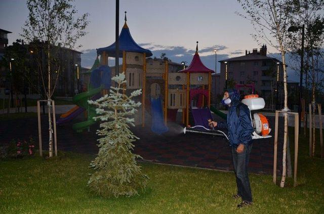 Paland&ouml;ken Belediyesi Park İla&ccedil;lama &Ccedil;alışmalarına Başladı 2