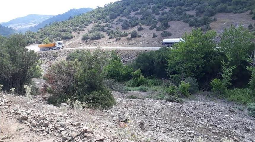 Lapseki K&ouml;y Yollarına Sıcak Asfaltlama &Ccedil;alışmaları S&uuml;r&uuml;yor