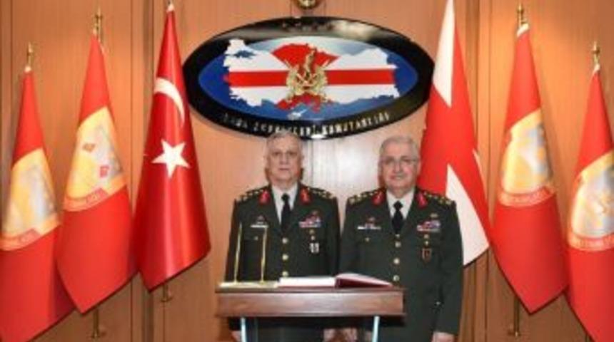 Kara Kuvvetleri Komutanlığında Devir-teslim T&ouml;reni