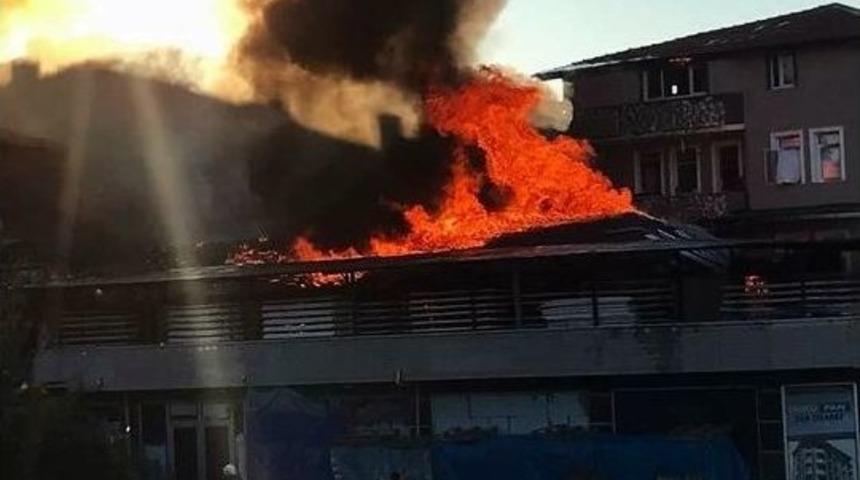 Sakarya&rsquo;da Korkutan İş Yeri Yangını