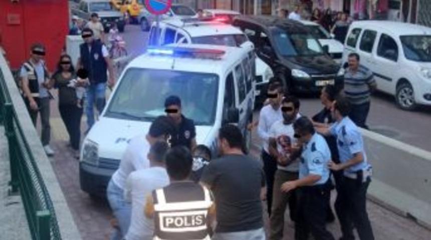 Yaşlı Adamı Gasp Eden 5 Kişi Tutuklandı