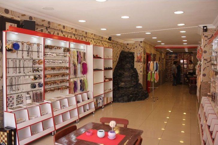 Gözü Dönmüş Hırsızlar Adliye Karşısındaki İş Yerini Soydu G4