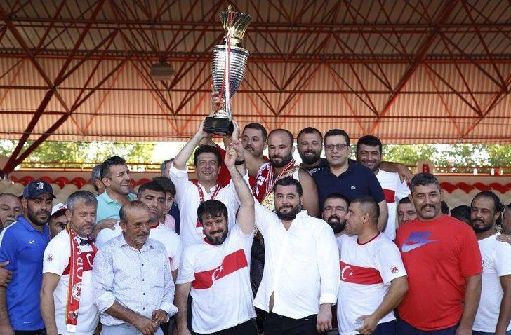 Döşemealtı, Tarihinin İlk Altın Kemerini Kazandı G4