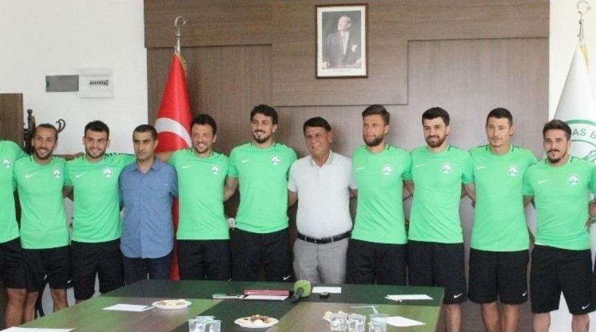 Sivas Belediyespor 11 Futbolcuyla S&ouml;zleşme İmzaladı