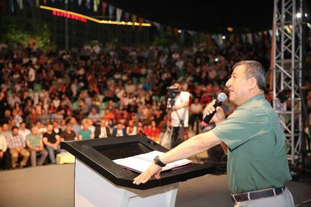 Bayburtlular, Darıca Sahilindeki Ş&ouml;lene Renk Kattı 1