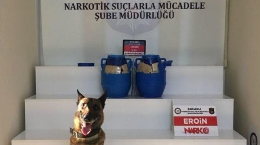 Otobüsteki Peynir Bidonlarından Eroin Çıktı