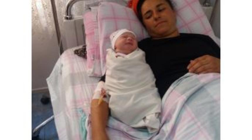 &Ccedil;ocuklarına 15 Temmuz Şehidi K&uuml;bra Doğanay&rsquo;ın Adını Verdiler