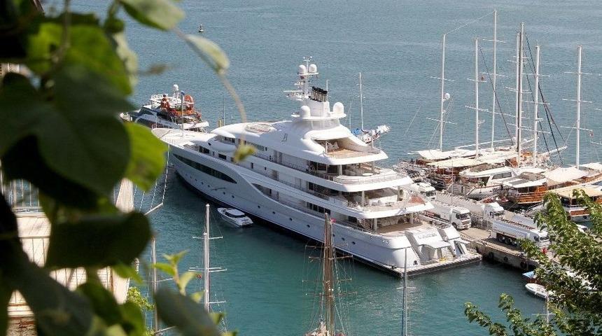 140 Milyonluk L&uuml;ks Yata 350 Bin Liralık Yakıt İkmali Yapıldı