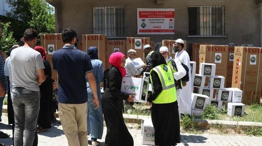 Suriyeli M&uuml;ltecilere Buzdolabı Ve Gıda Yardım
