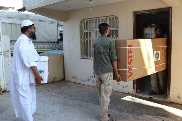 Suriyeli M&uuml;ltecilere Buzdolabı Ve Gıda Yardım 1