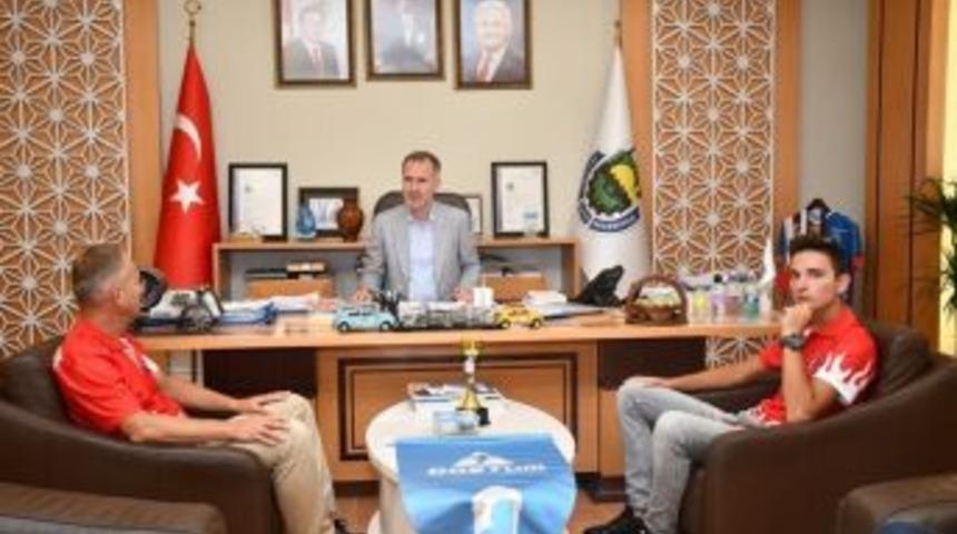 Dostum&rsquo;un Yama&ccedil; Paraş&uuml;t&uuml; Takımından B&uuml;y&uuml;k Başarı