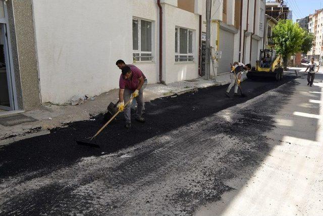 Tepebaşı Belediyesi Fen İşleri Müdürlüğü Ekiplerinin Yol Ve Kaldırım Çalışmaları