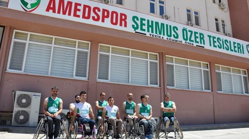 Engelli Sporcular Takımlarının Kapatılmasına Tepki Gösterdi