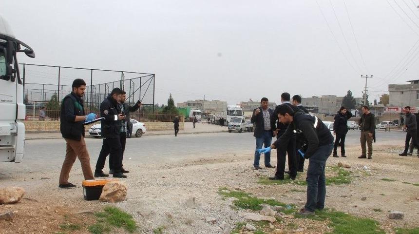 Boş Arsada Oturup G&uuml;neşlenenlerin &Uuml;zerine Ateş A&ccedil;ıldı