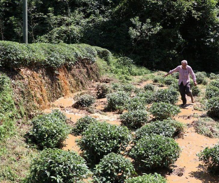 Rize’de Sel Köy Yolunu Ulaşıma Kapattı G5