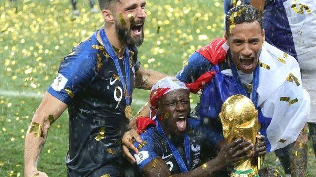 Mendy’den 9 Maçta Dünya Kupası Ve Premier Lig Şampiyonluğu